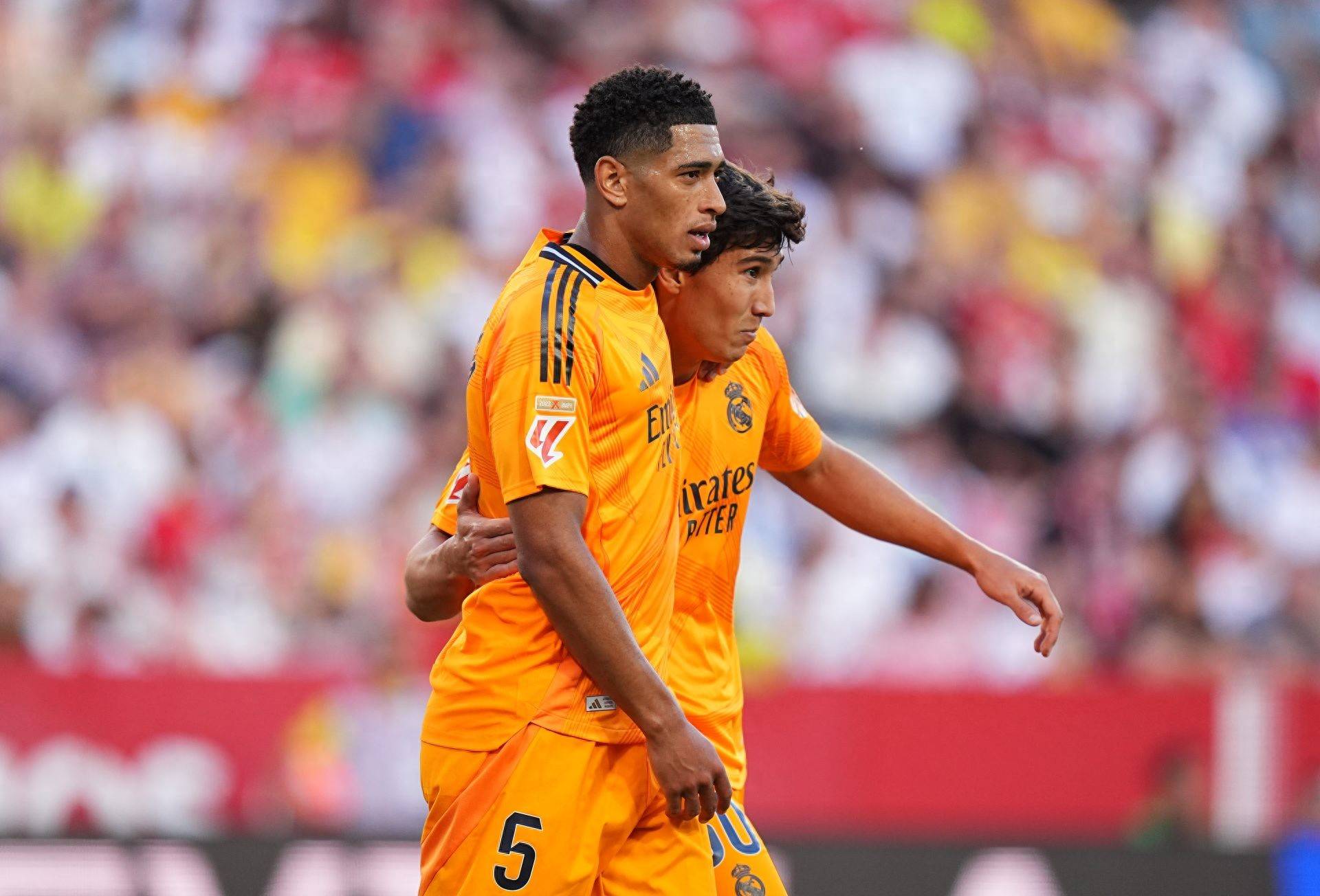 包含转会期皇家社会备战西甲,临场应变细节曝光,话题不断,年轻球员得到机会的词条 包含转会期皇家社会备战西甲,临场应变细节曝光,话题不断,年轻球员得到机会的词条