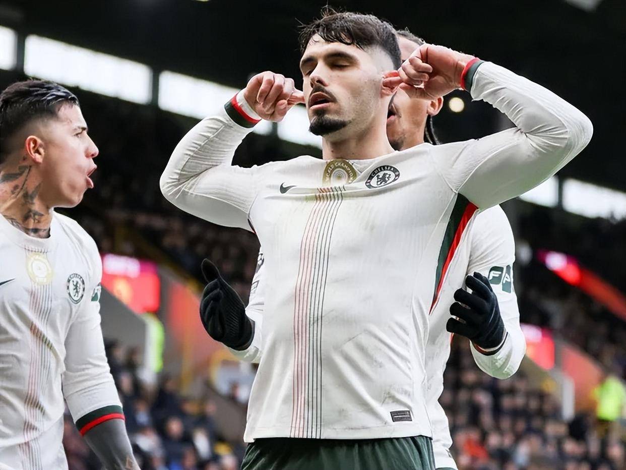 国际比赛日欧冠焦点战；底特律活塞豪取连胜；悬念犹存；细节决定成败的简单介绍