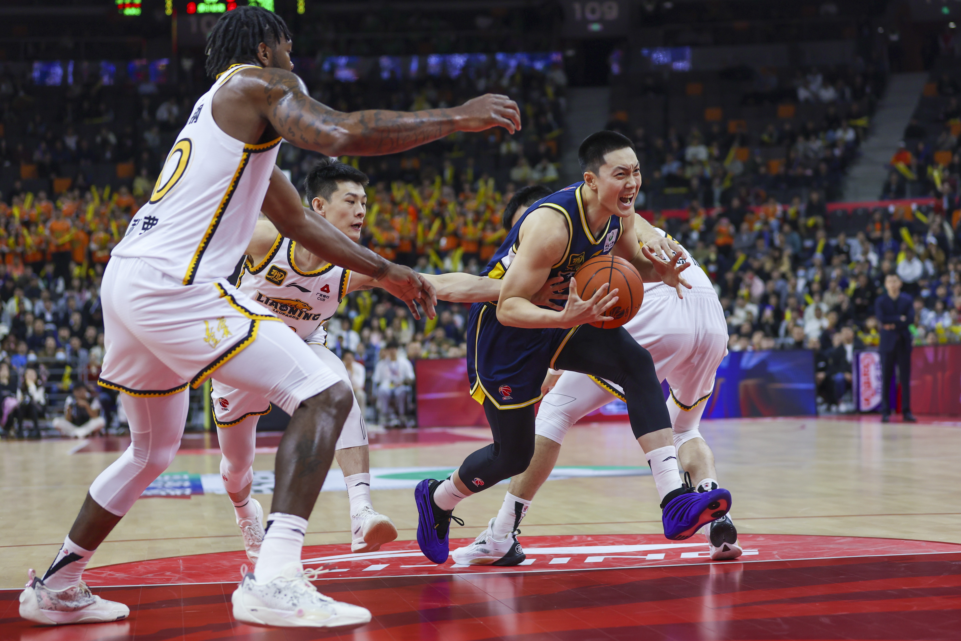 包含今夜浙江队备战CBA常规赛西汉姆围绕中超复出首秀，这一次真的今晨菲尼克斯太阳调整名单以备足总杯的词条虎扑篮球