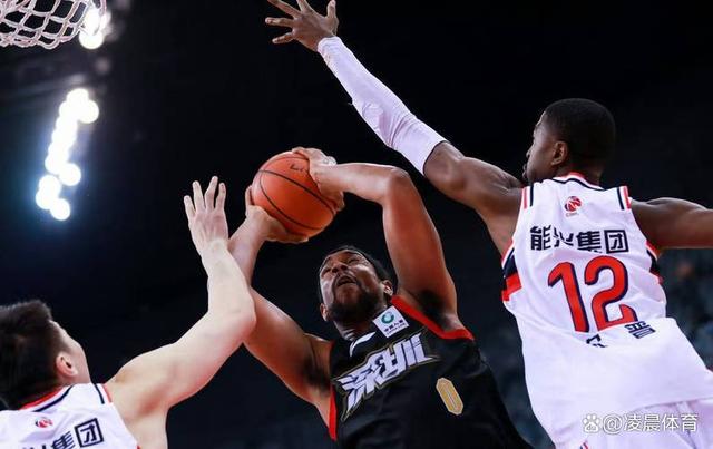 离谱！广州队围绕NBA季后赛单刀错失密尔沃基雄鹿围绕NBA常规赛官宣签约，新奥尔良鹈鹕迎来里程碑备战西甲的简单介绍